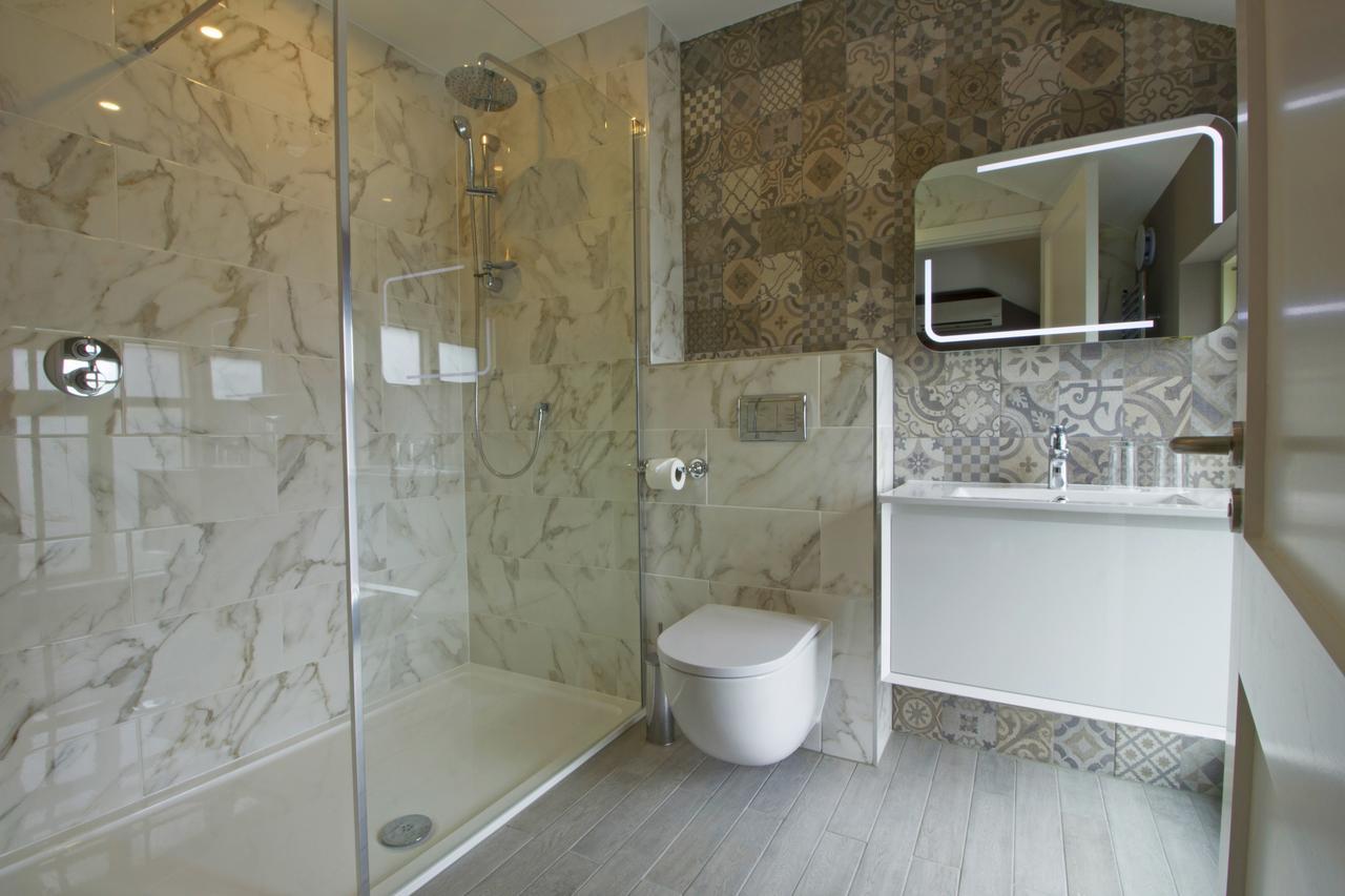 Gleesons Townhouse Booterstown Hotel Dublin Bagian luar foto