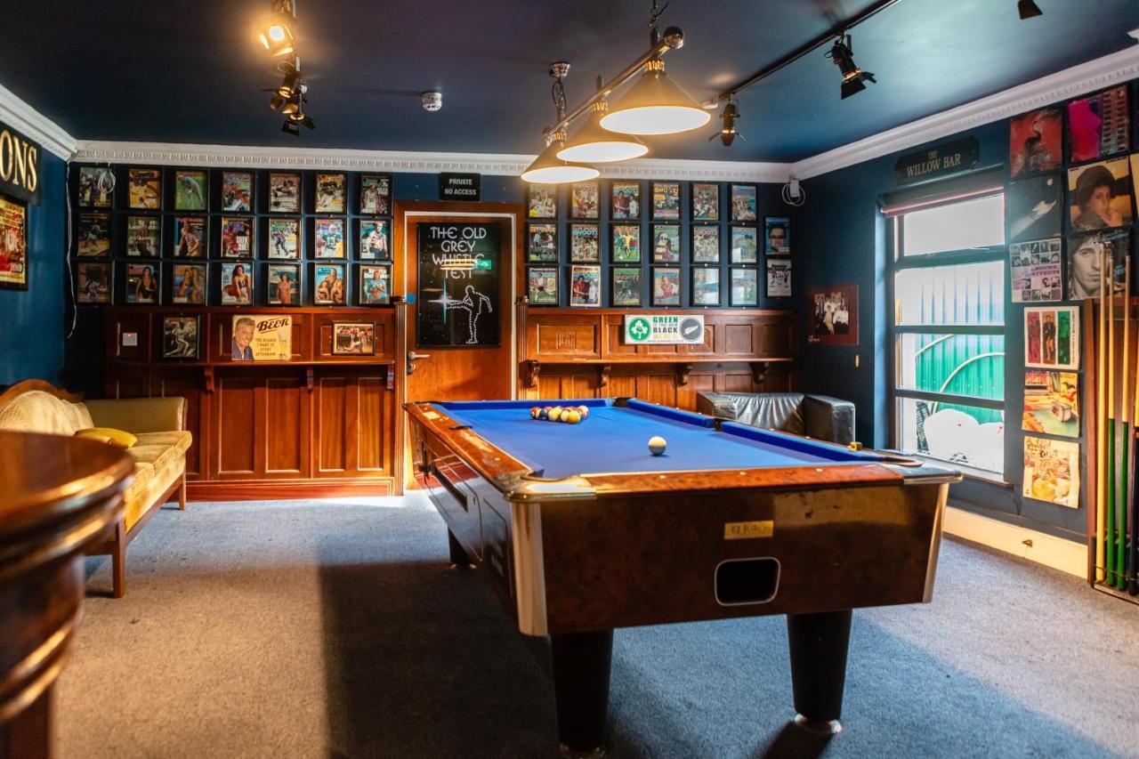 Gleesons Townhouse Booterstown Hotel Dublin Bagian luar foto