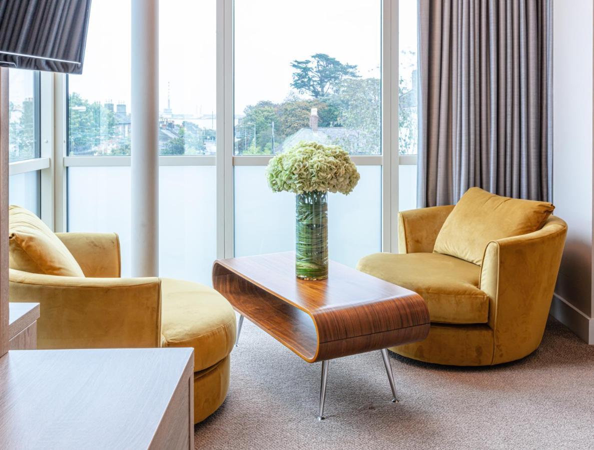 Gleesons Townhouse Booterstown Hotel Dublin Bagian luar foto